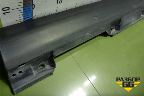 Накладка на порог наружная правая (BM51A10154A) для Ford Focus 3 с 2011г (Фокус)