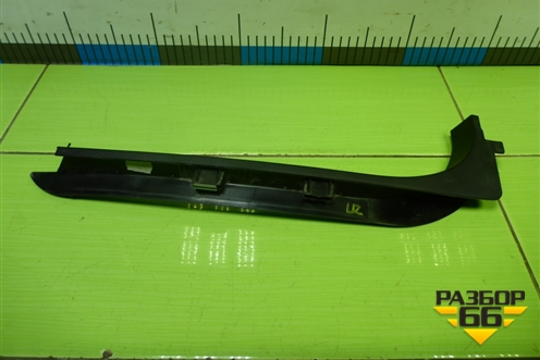 Накладка двери задней правой (на рамку задняя часть хетчбэк) (BM51A247B56AEW) для Ford Focus 3 с 2011г (Фокус)