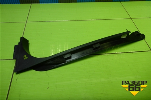 Накладка двери передней правой (на рамку) (BM51A201A18AEW) для Ford Focus 3 с 2011г (Фокус)