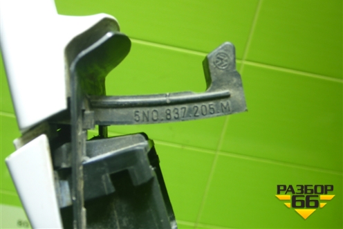 Ручка наружная двери задней левой (5N0837205M) для Volkswagen Tiguan с 2007-2011г (Тигуан)