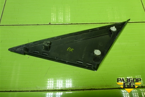 Накладка переднего крыла правого уголок (BH51A16004) для Ford Focus 3 с 2011г (Фокус)