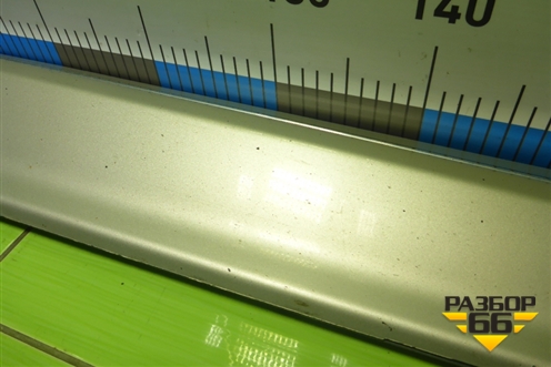 Накладка двери передней правой (32208739) для Volvo XC60 с 2017-2025г (ХС60)