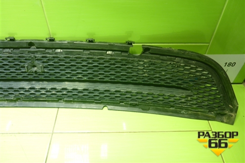 Решетка в передний бампер центральная (J8A217H750AA) для Land Rover Range Rover Velar с 2017г (Велар)