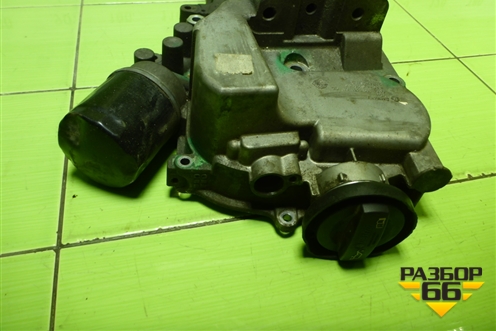 Крышка двигателя передняя (1.4л CAX) (03C109211CF) для Volkswagen Golf V Plus с 2005-2014г (Гольф 5 Плюс)