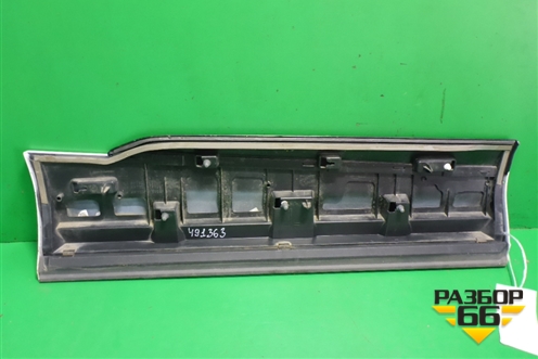 Накладка двери задней левой (4M0853969F) для Audi Q7 c 2015г (Ку 7)