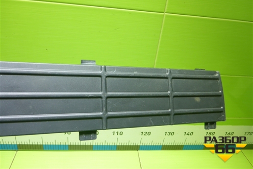 Накладка на решетку переднего бампера (после 2015г) (6RU853678A) для Volkswagen Polo (седан) с 2010г (Поло)