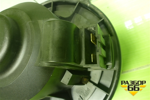 Моторчик отопителя (MZZ0372YD) для Land Rover Discovery 3 с 2004-2009г (Дискавери)