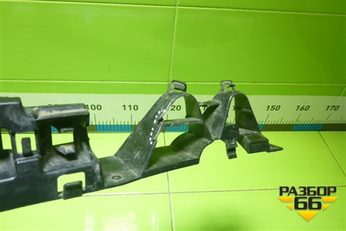 Кронштейн заднего бампера центральный (8200146040) для Renault Megane 2 с 2002-2009г (Меган)