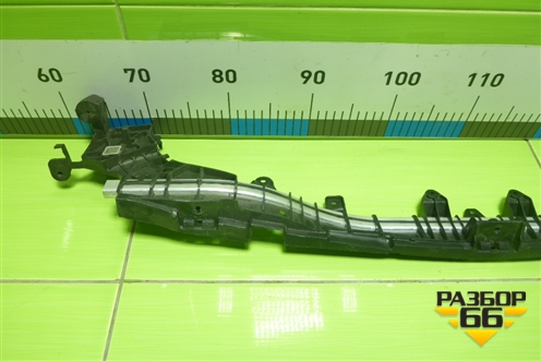 Кронштейн решетки радиатора (не оригинал) (2056204101) для Mercedes Benz C-Klass W205 с 2014г (Ц)