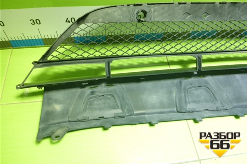 Решетка в передний бампер центральная (AMG под парктроник) (A2538852400) для Mercedes Benz GLC-Klass X253  с 2015г (ГЛЦ)