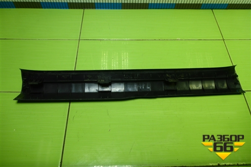 Накладка порога внутренняя переднего левого (6791442110) для Toyota Rav-4 с 2012-2019г (Рав 4)