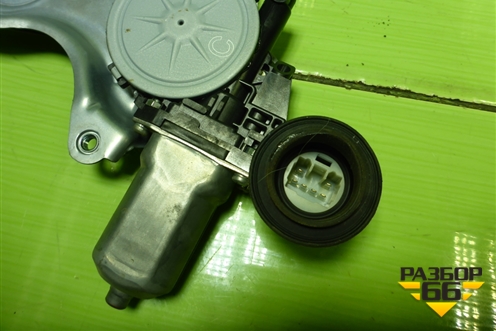 Стеклоподъёмник электрический задний левый для Toyota Rav-4 с 2012-2019г (Рав 4)