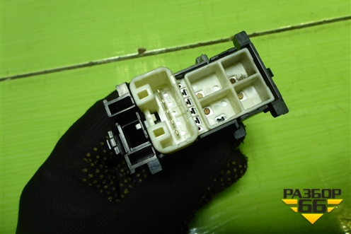 Кнопка стеклоподъёмника для Toyota Rav-4 с 2012-2019г (Рав 4)