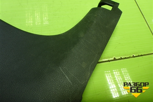 Обшивка стойки центральная нижняя правая (85845D7000) для Hyundai Tucson с 2015-2022г (Туксон)