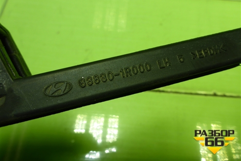Накладка двери задней левой уголок (838301R000) для Hyundai Solaris с 2010-2016г (Солярис)