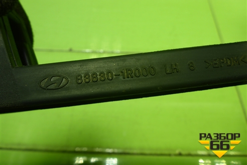 Накладка двери задней левой уголок (838301R000) для Hyundai Solaris с 2010-2016г (Солярис)