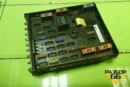 Блок предохранителей подкапотный (3C0937125) для Volkswagen Passat (B6) с 2005-2010г (Пассат Б6)