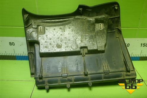 Накладка на торпедо (левая под рулём) (847522E000) для Hyundai Tucson с 2004-2010г (Туксон)