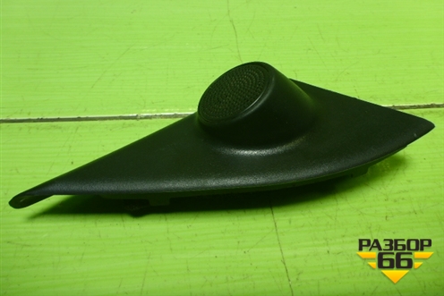 Накладка двери передней правой уголок (876602E020) для Hyundai Tucson с 2004-2010г (Туксон)