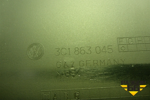 Накладка внутренняя (на консоль левая) (3C1863045) для Volkswagen Passat-CC с 2008г (Пассат ЦЦ)