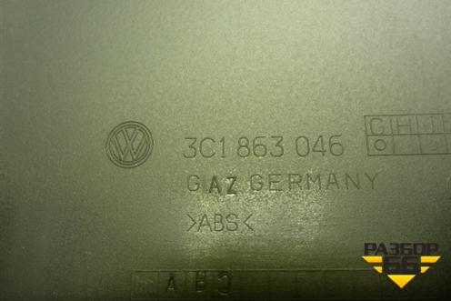 Накладка внутренняя (на консоль правая) (3C1863046) для Volkswagen Passat-CC с 2008г (Пассат ЦЦ)