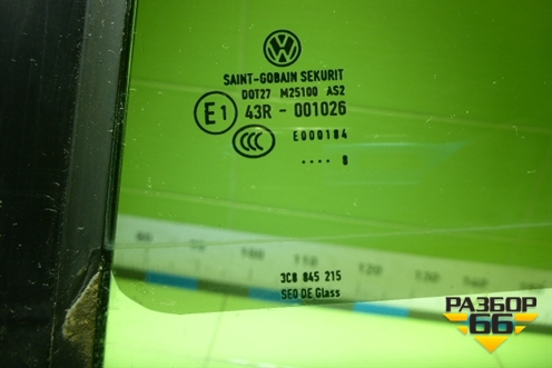 Стекло двери задней левой форточка (3C8845215) для Volkswagen Passat-CC с 2008г (Пассат ЦЦ)