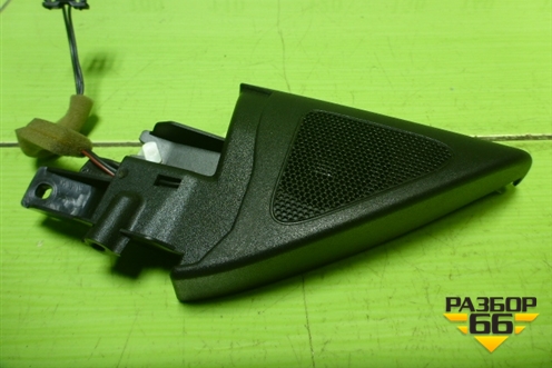 Накладка двери передней левой уголок (3С8837993) для Volkswagen Passat-CC с 2008г (Пассат ЦЦ)