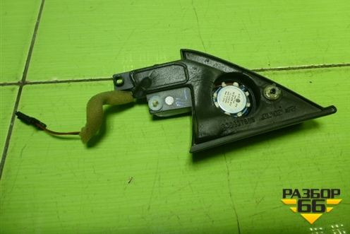 Накладка двери передней левой уголок (3С8837993) для Volkswagen Passat-CC с 2008г (Пассат ЦЦ)