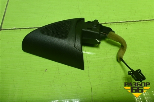Накладка двери передней левой уголок (3С8837993) для Volkswagen Passat-CC с 2008г (Пассат ЦЦ)