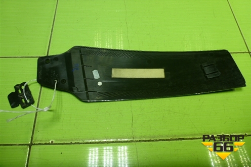 Накладка стойки центральная правая (3C8853318B) для Volkswagen Passat-CC с 2008г (Пассат ЦЦ)