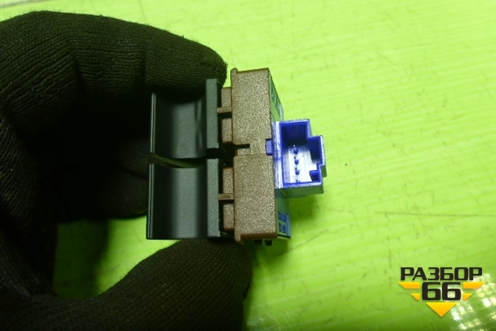 Кнопка открывания лючка бензобака и багажника (3C0959903B) для Volkswagen Passat-CC с 2008г (Пассат ЦЦ)