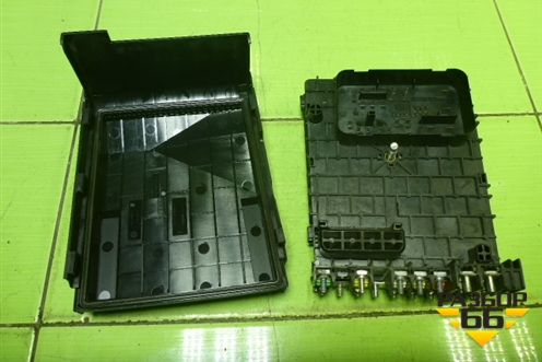Блок предохранителей (3C0937125) для Volkswagen Passat-CC с 2008г (Пассат ЦЦ)
