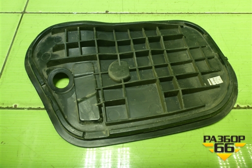 Панель внутренняя двери передней правой (5JA837916B) для Skoda Rapid с 2013г (Рапид)