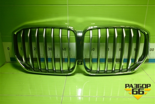 Решетка радиатора (под камеру) (20240006541) для BMW X5 G05 с 2018г (Х5 Г05)