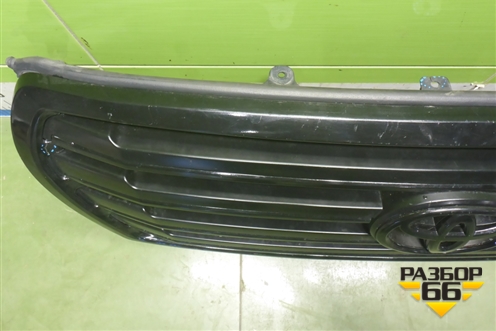 Решетка радиатора (после 2012 до 2015г под камеру) (5311460110) для Toyota Land Cruiser (200) с 2008г (Ленд Крузер)