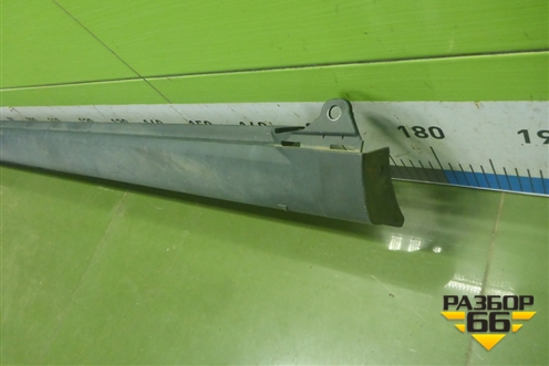 Накладка на порог наружная правая (410500516J0U) для Москвич 3 с 2022г