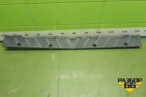 Накладка переднего бампера центральная  (накладка подножки) (H4831013900A0) для Foton Auman EST с 2016г (Ауман)