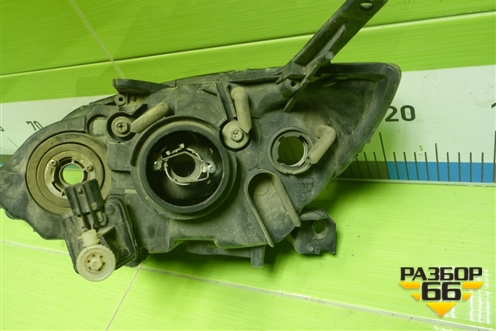 Фара правая (хетчбек) для Mazda Mazda 3 (BK) с 2003-2009г 