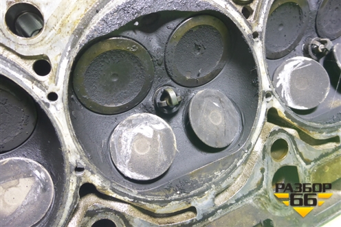 Головка блока цилиндров (2.0л BVY) для Volkswagen Passat (B6) с 2005-2010г (Пассат Б6)