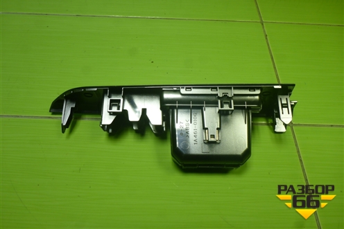 Накладка внутренняя (на обшивку двери задней левой) (7428060030) для Toyota Land Cruiser (200) с 2008г (Ленд Крузер)